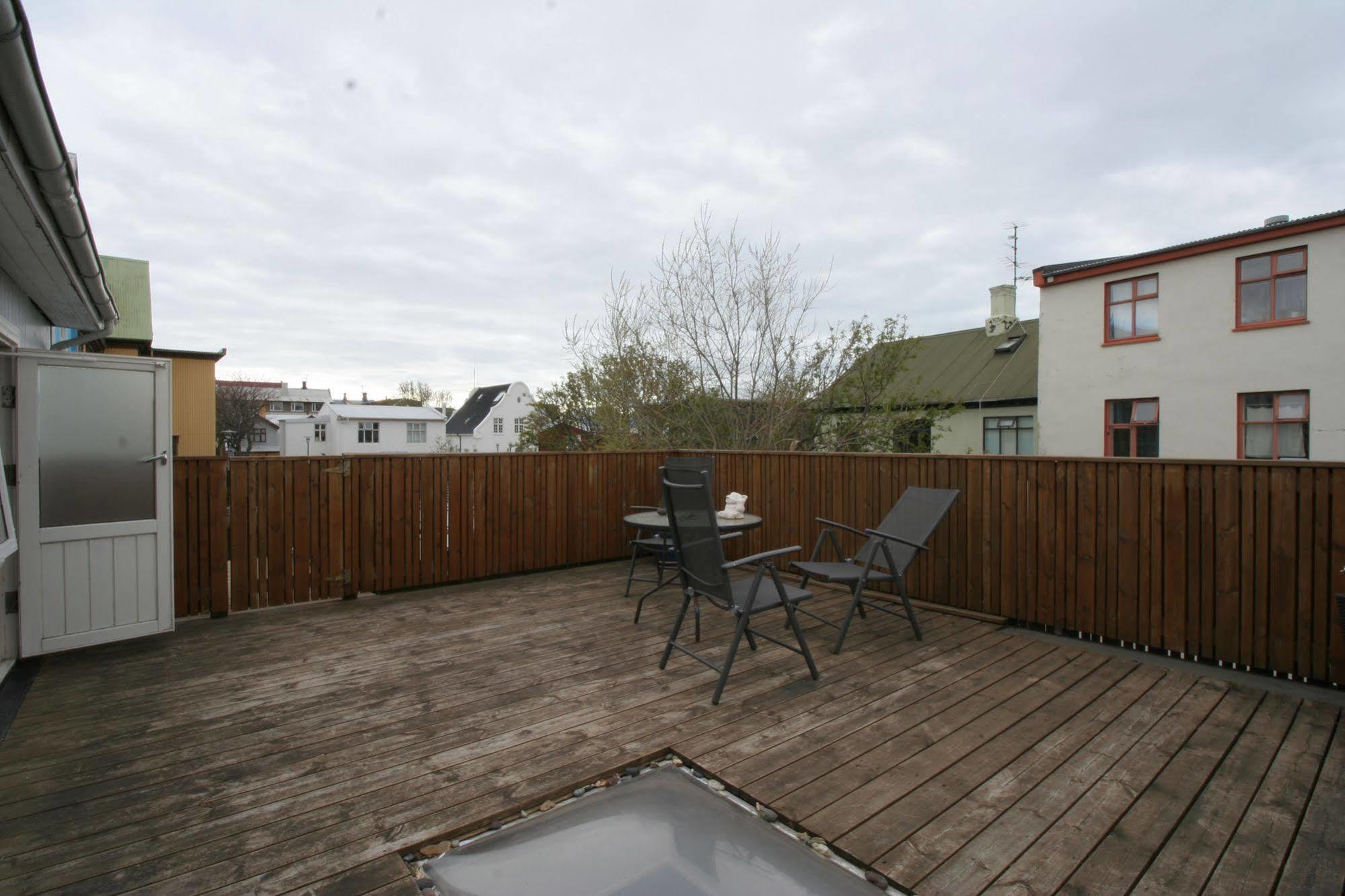 Our House Guesthouse Reykjavík Exteriör bild